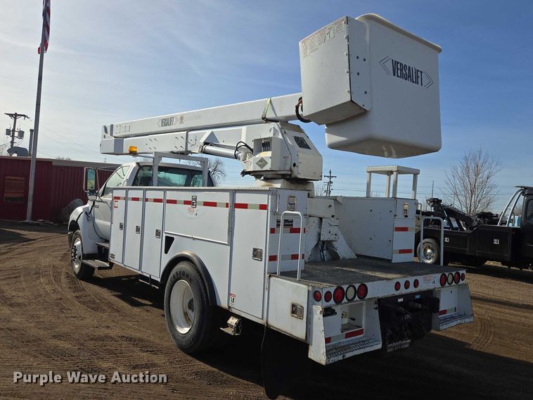 image for item EB1370 2007 Ford F750 Super Duty bucket truck