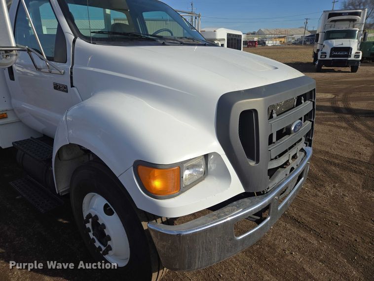 image for item EB1370 2007 Ford F750 Super Duty bucket truck