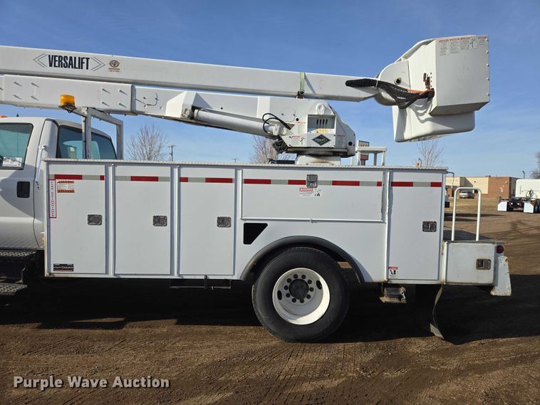 image for item EB1370 2007 Ford F750 Super Duty bucket truck