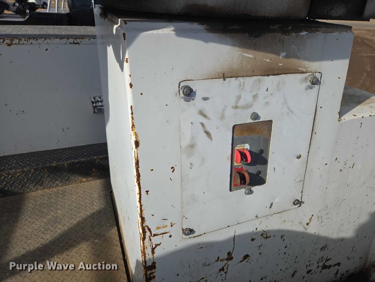 image for item EB1370 2007 Ford F750 Super Duty bucket truck