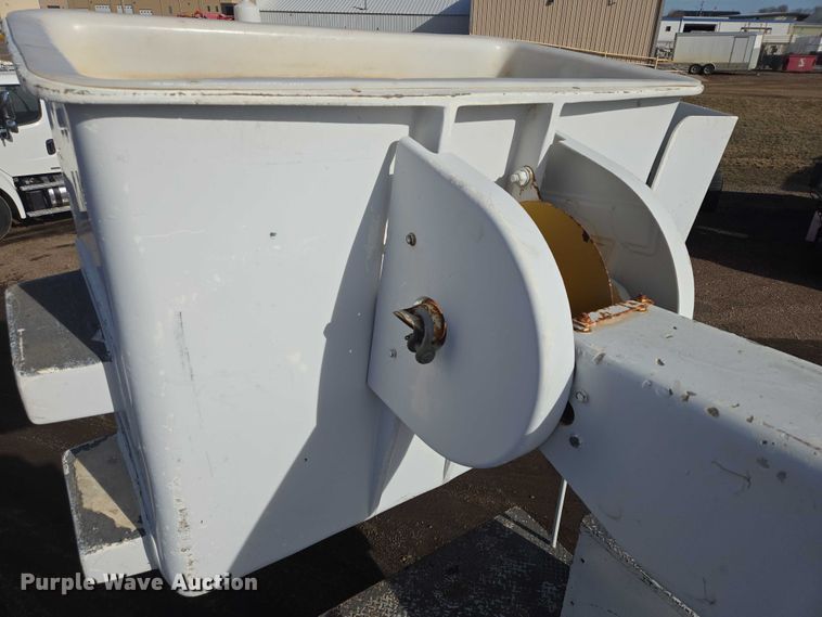 image for item EB1370 2007 Ford F750 Super Duty bucket truck