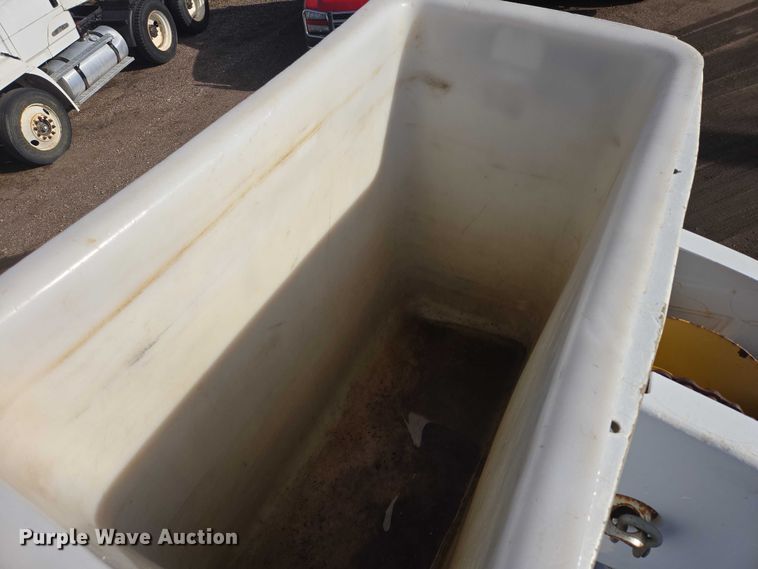 image for item EB1370 2007 Ford F750 Super Duty bucket truck