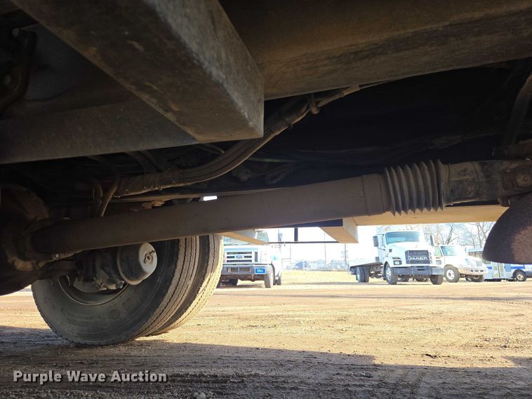 image for item EB1370 2007 Ford F750 Super Duty bucket truck