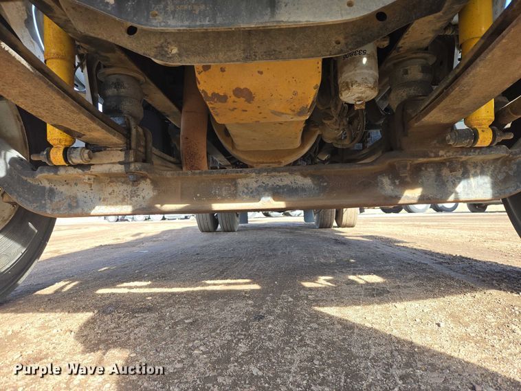 image for item EB1370 2007 Ford F750 Super Duty bucket truck