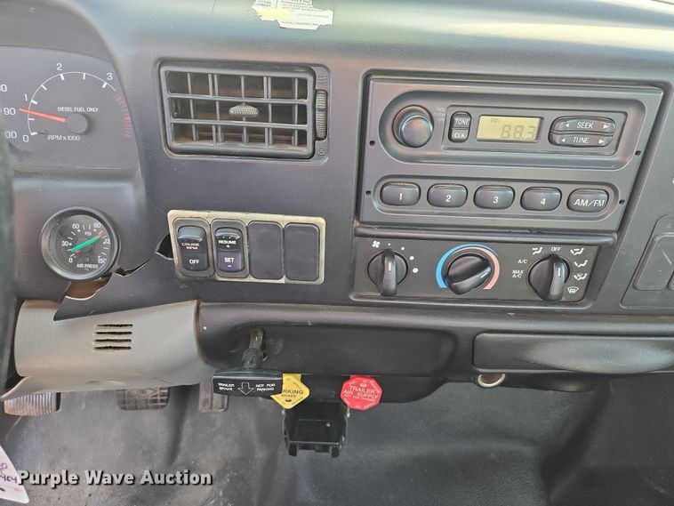 image for item EB1370 2007 Ford F750 Super Duty bucket truck