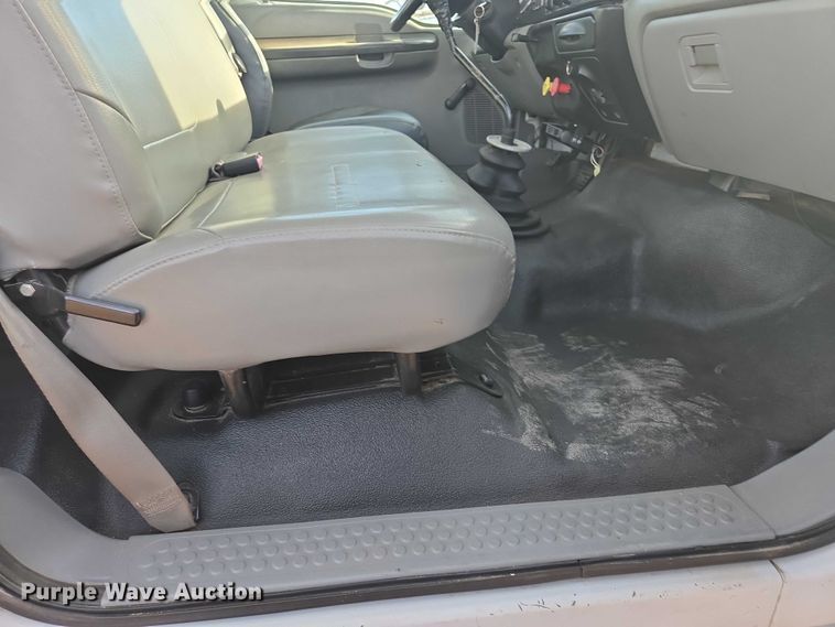 image for item EB1370 2007 Ford F750 Super Duty bucket truck