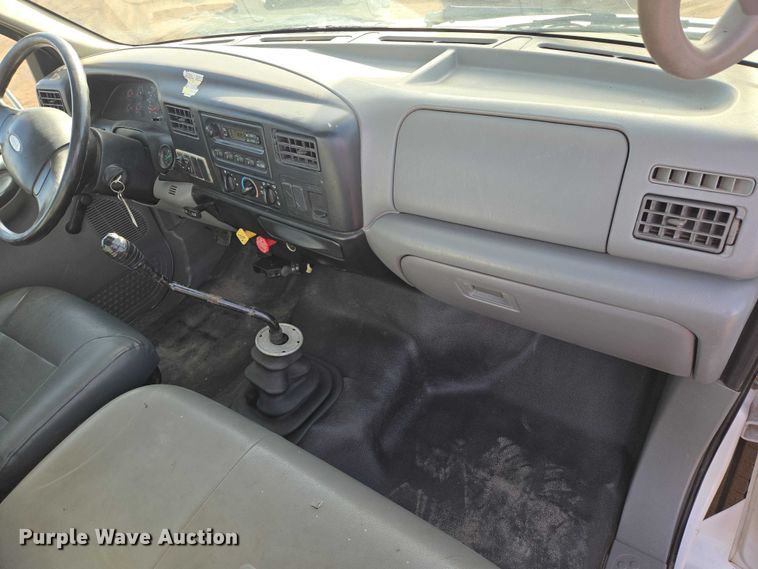 image for item EB1370 2007 Ford F750 Super Duty bucket truck