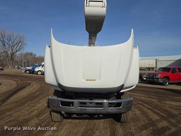 image for item EB1370 2007 Ford F750 Super Duty bucket truck