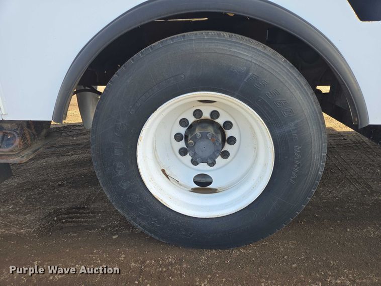 image for item EB1370 2007 Ford F750 Super Duty bucket truck