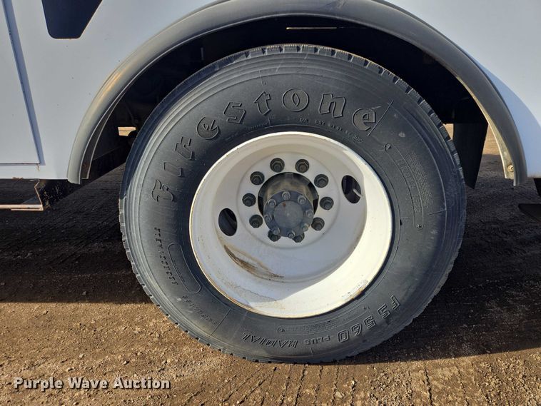 image for item EB1370 2007 Ford F750 Super Duty bucket truck