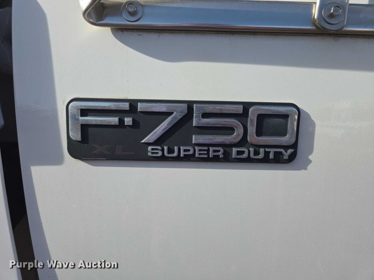 image for item EB1370 2007 Ford F750 Super Duty bucket truck