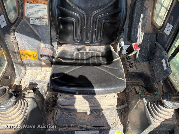 image for item EB1405 2020 Takeuchi TL8 tracked skid steer loader