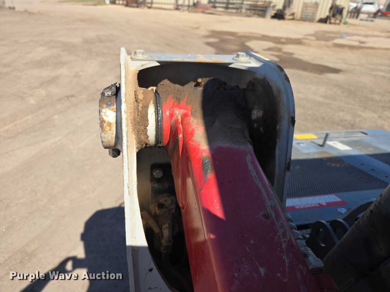 image for item EB1406 2020 Takeuchi TL8 tracked skid steer loader