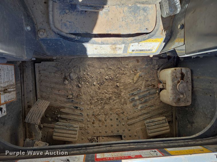 image for item EB1406 2020 Takeuchi TL8 tracked skid steer loader