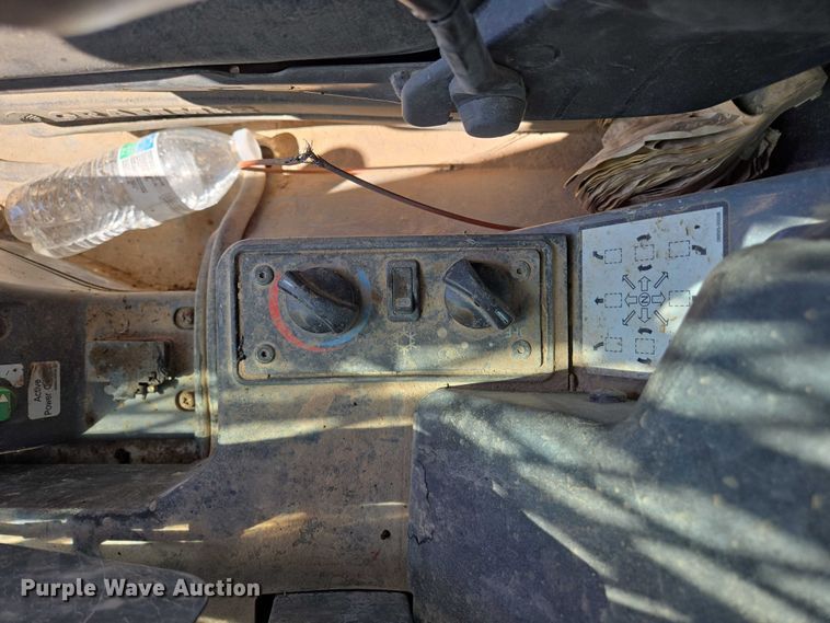image for item EB1406 2020 Takeuchi TL8 tracked skid steer loader