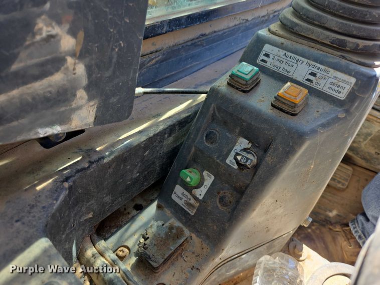image for item EB1406 2020 Takeuchi TL8 tracked skid steer loader