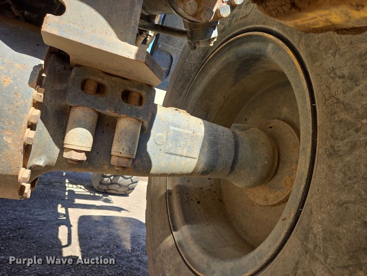 image for item EB1407 2015 Komatsu WA320-7 wheel loader