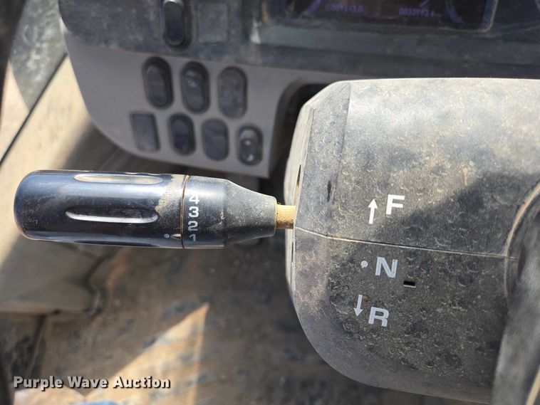 image for item EB1407 2015 Komatsu WA320-7 wheel loader