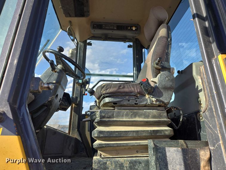 image for item EB1408 2014 Komatsu WA320-7 wheel loader