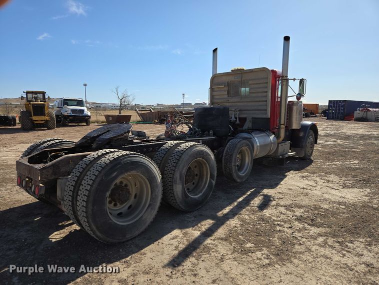 image for item EB1410 1996 Peterbilt 379 semi truck