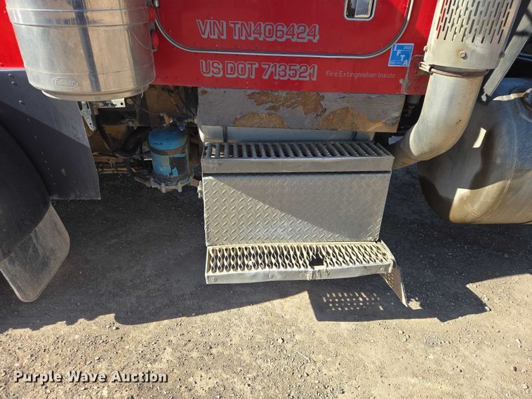 image for item EB1410 1996 Peterbilt 379 semi truck