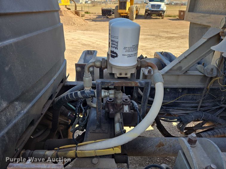 image for item EB1410 1996 Peterbilt 379 semi truck