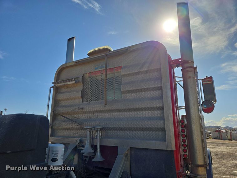 image for item EB1410 1996 Peterbilt 379 semi truck