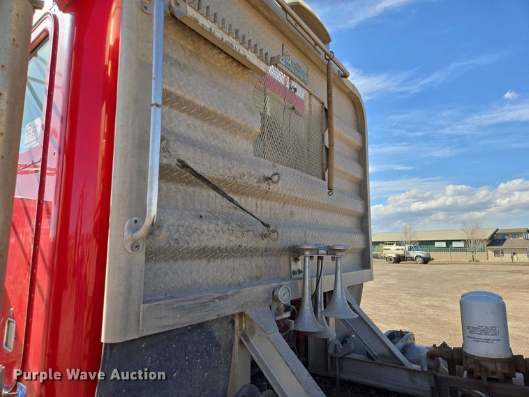 image for item EB1410 1996 Peterbilt 379 semi truck