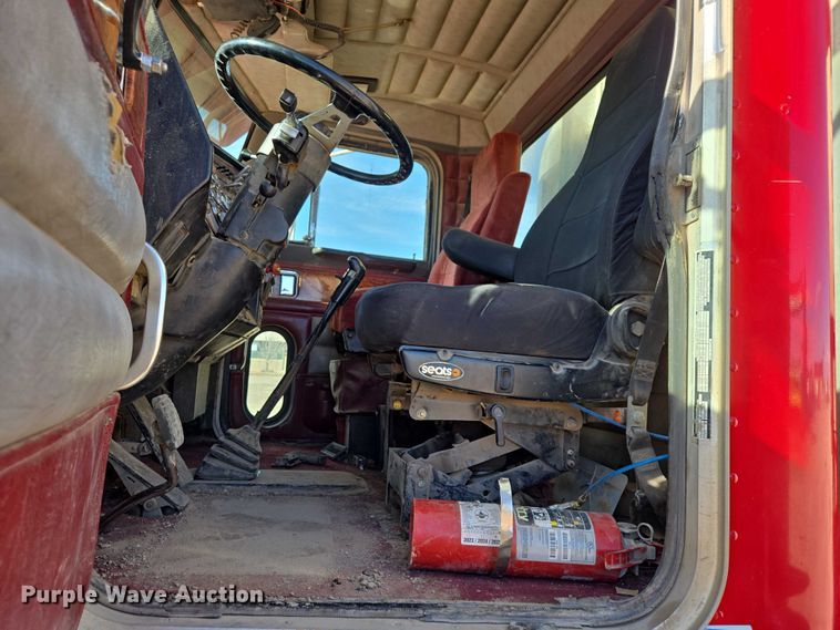image for item EB1410 1996 Peterbilt 379 semi truck