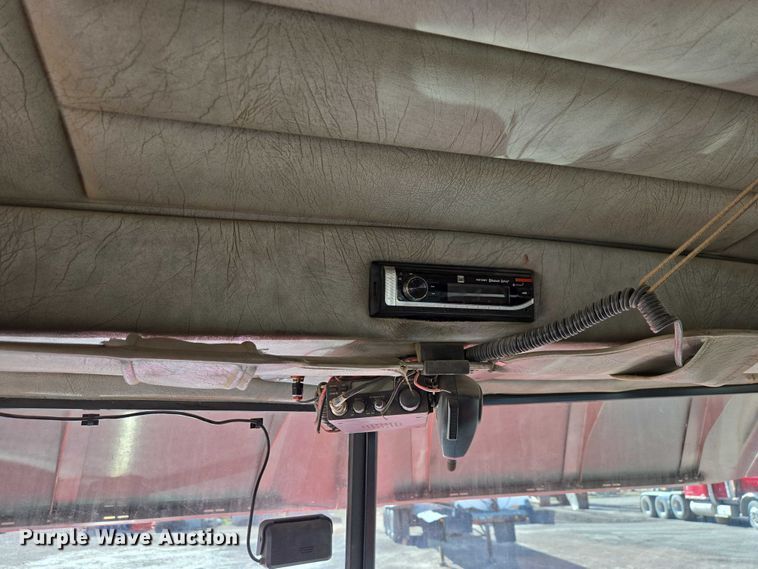 image for item EB1410 1996 Peterbilt 379 semi truck