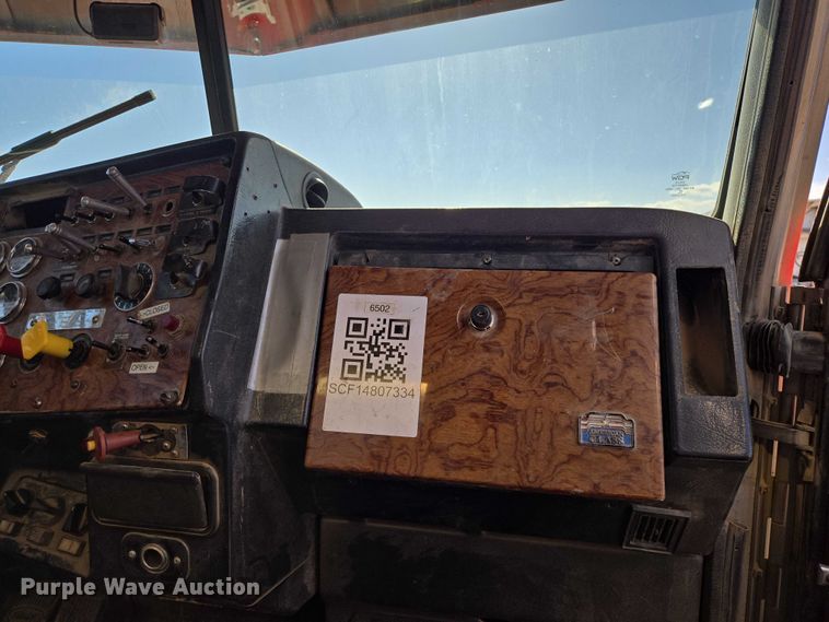 image for item EB1410 1996 Peterbilt 379 semi truck