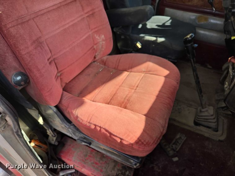 image for item EB1410 1996 Peterbilt 379 semi truck