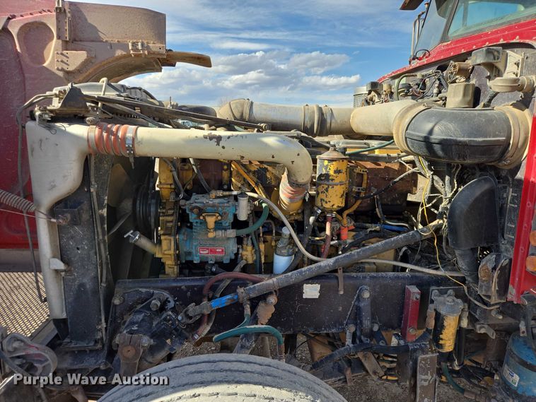 image for item EB1410 1996 Peterbilt 379 semi truck