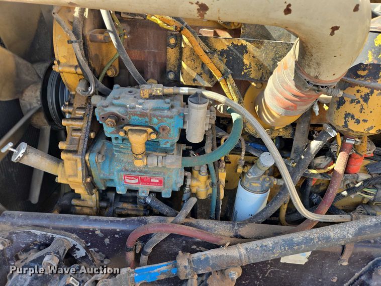 image for item EB1410 1996 Peterbilt 379 semi truck
