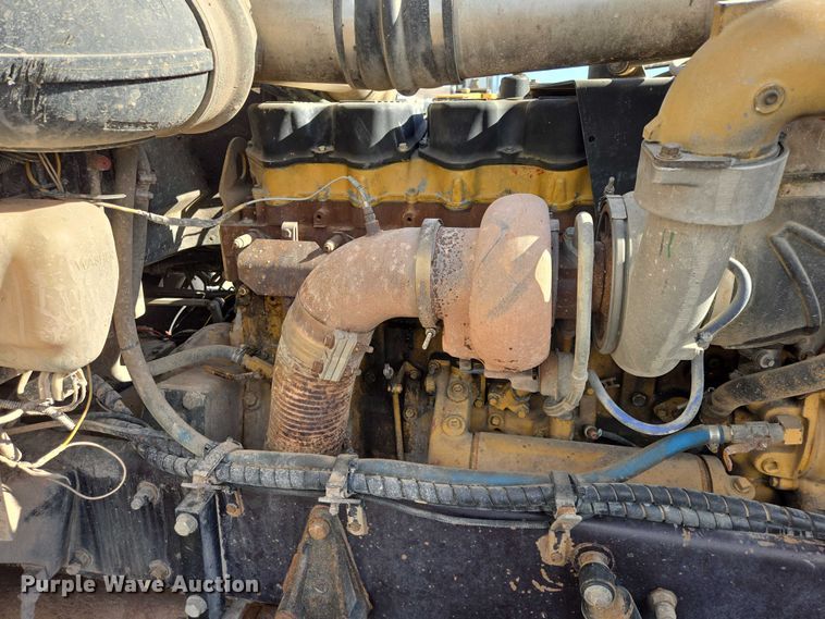 image for item EB1410 1996 Peterbilt 379 semi truck