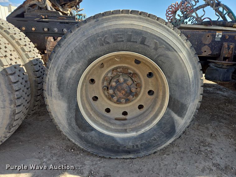 image for item EB1410 1996 Peterbilt 379 semi truck