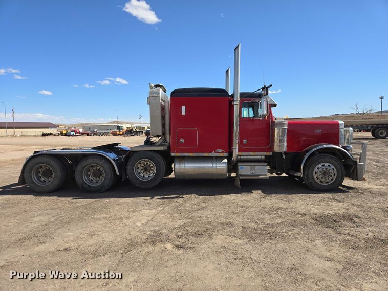 image for item EB1411 1995 Peterbilt 379 semi truck