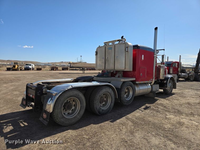 image for item EB1411 1995 Peterbilt 379 semi truck