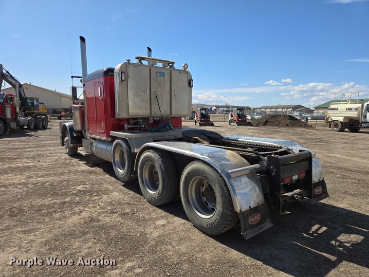 image for item EB1411 1995 Peterbilt 379 semi truck