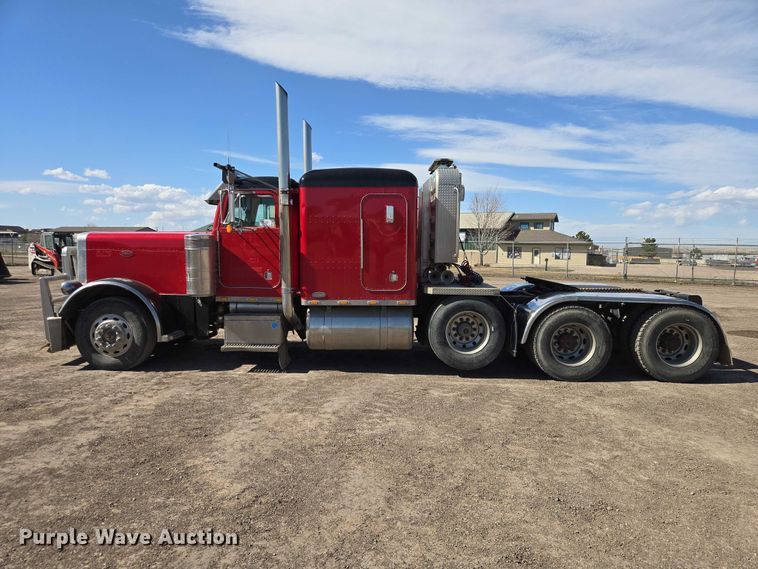image for item EB1411 1995 Peterbilt 379 semi truck