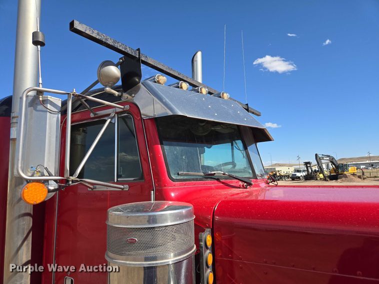 image for item EB1411 1995 Peterbilt 379 semi truck