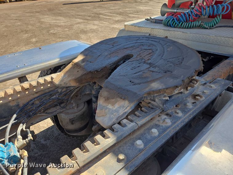 image for item EB1411 1995 Peterbilt 379 semi truck