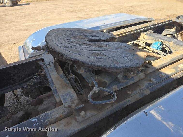 image for item EB1411 1995 Peterbilt 379 semi truck