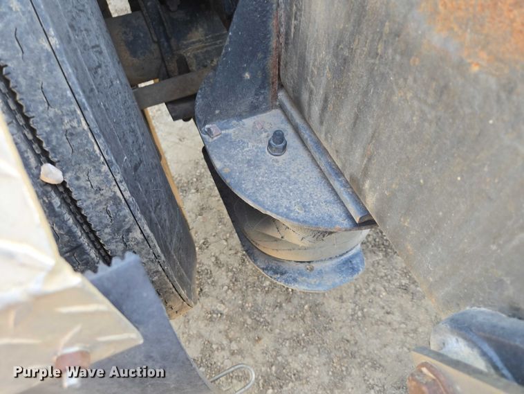 image for item EB1411 1995 Peterbilt 379 semi truck