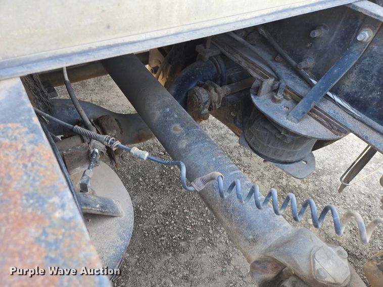 image for item EB1411 1995 Peterbilt 379 semi truck