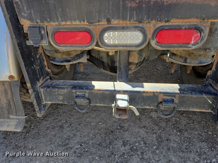 image for item EB1411 1995 Peterbilt 379 semi truck