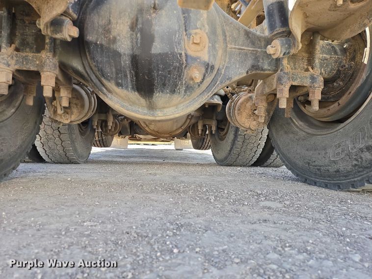 image for item EB1411 1995 Peterbilt 379 semi truck