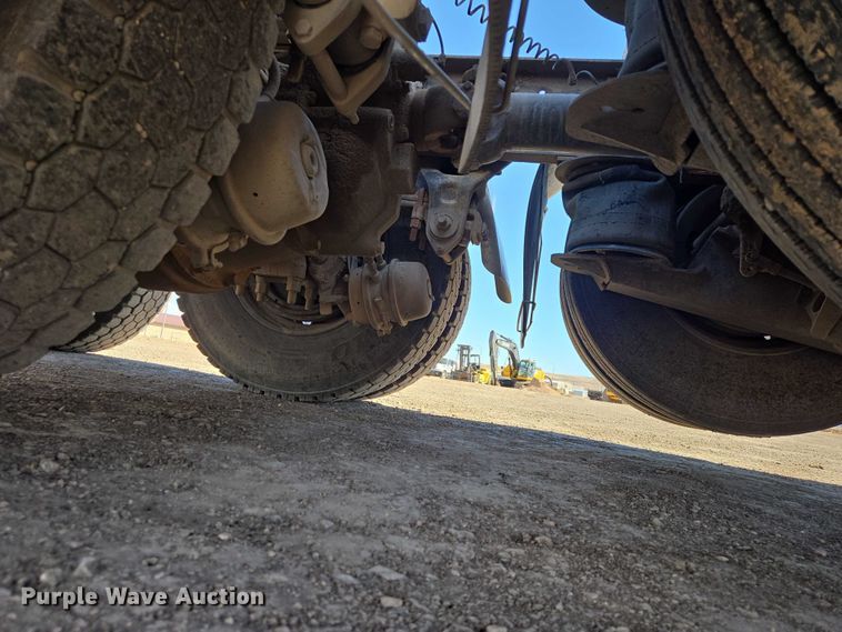 image for item EB1411 1995 Peterbilt 379 semi truck