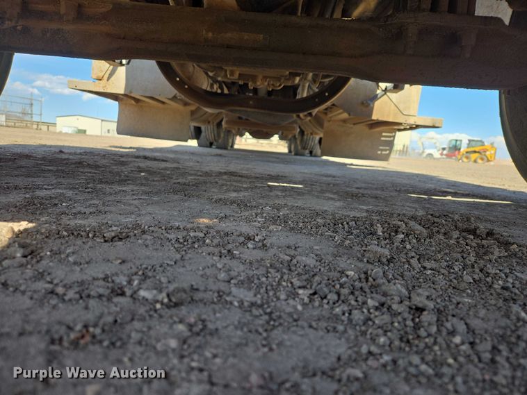 image for item EB1411 1995 Peterbilt 379 semi truck