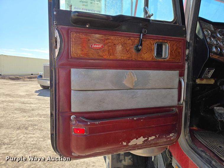 image for item EB1411 1995 Peterbilt 379 semi truck